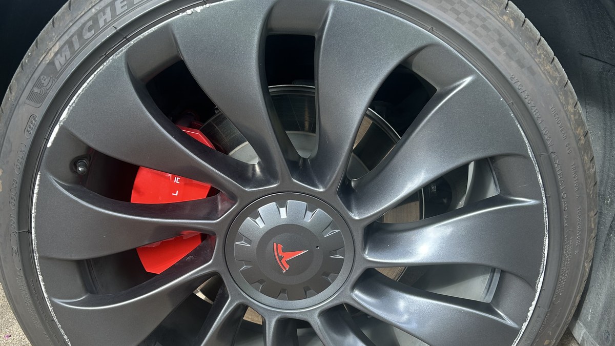 Tesla Curb Rash Repair in Austin